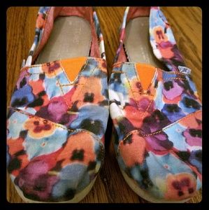 Toms Floral Shoes Sz 6